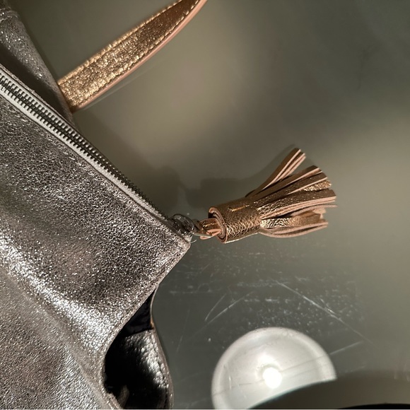 🎉SALE🎉Like New! Thacker leather tote - Picture 6 of 13